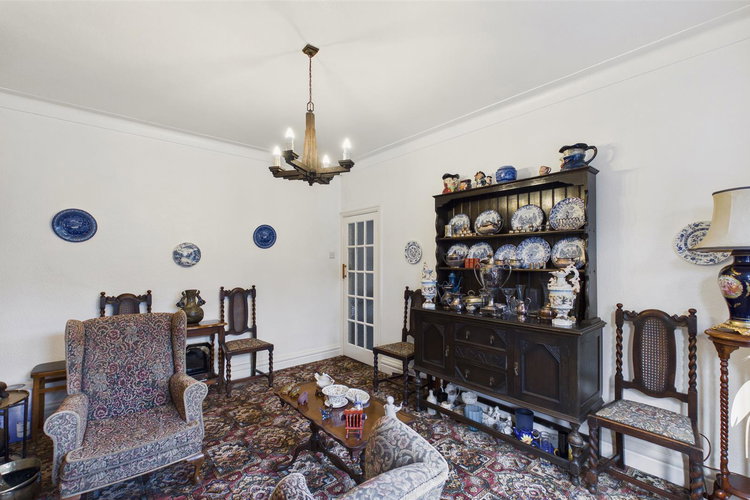 Dining Room - Picture 8 of 35