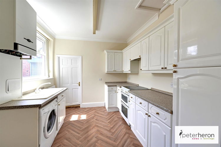 Kitchen - Picture 4 of 12