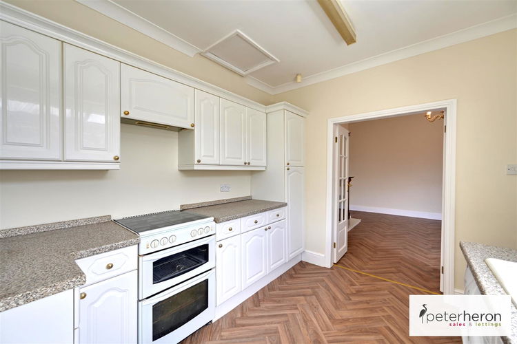 Kitchen - Picture 5 of 12