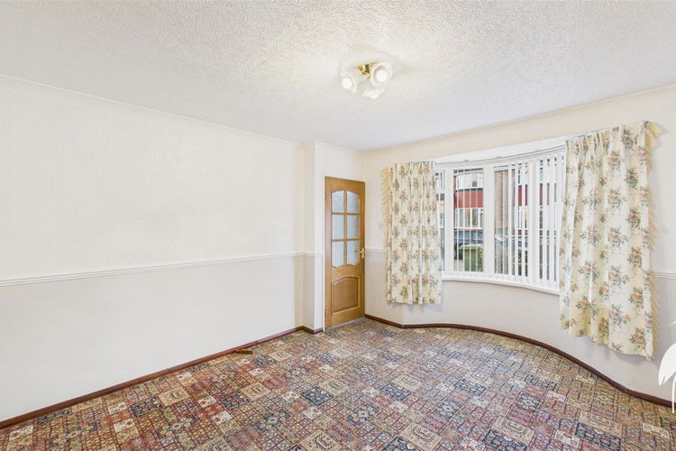 Lounge/Dining Room - Picture 3 of 25