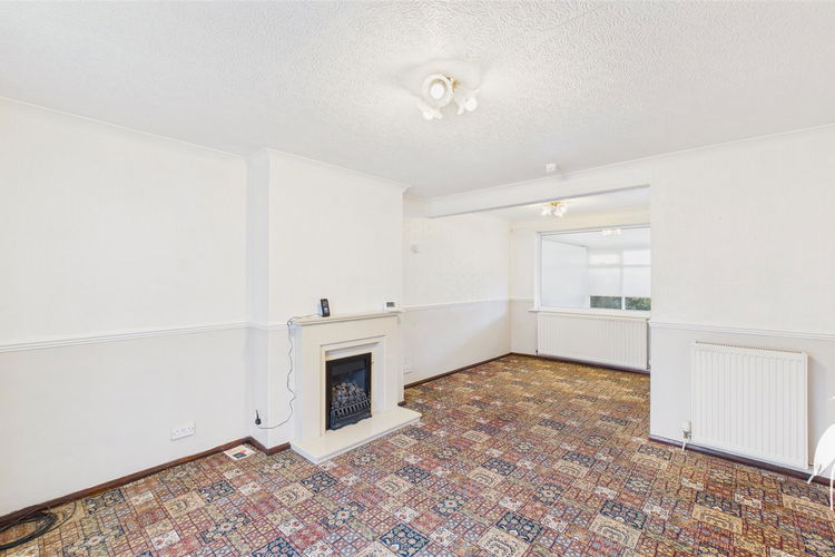 Lounge/Dining Room - Picture 4 of 25