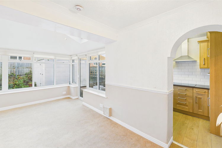 Sun Room - Picture 9 of 25