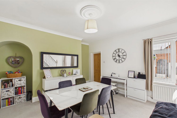 Dining Room - Picture 6 of 23