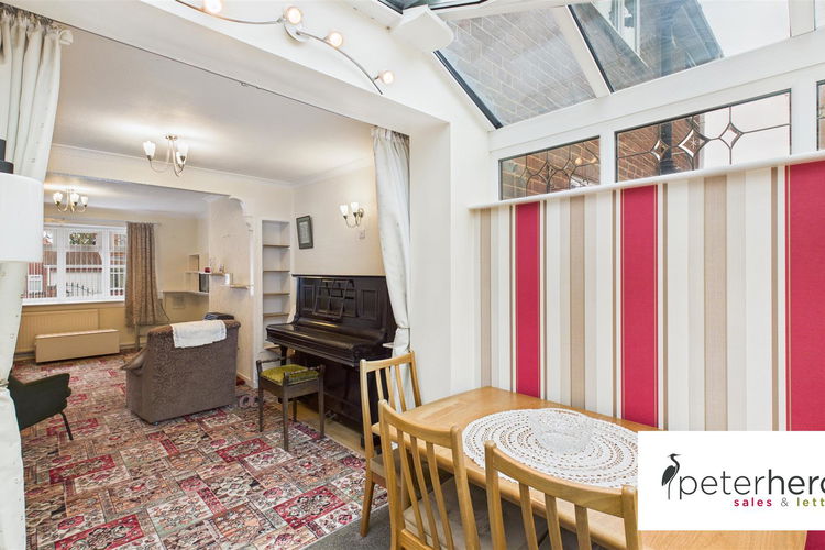 Conservatory - Picture 9 of 26