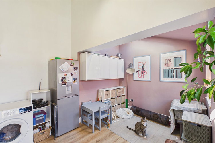 Utility/Play Room - Picture 11 of 28