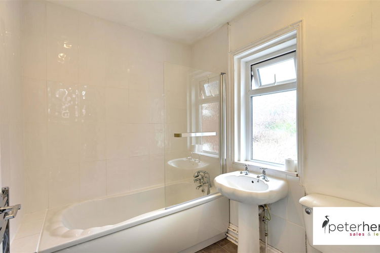 Bathroom - Picture 8 of 15
