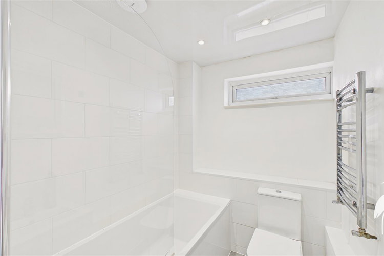 Bathroom - Picture 13 of 14