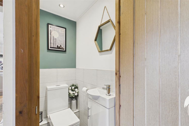 Ground Floor WC - Picture 14 of 29