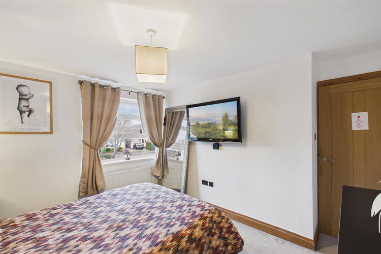 Bedroom 1 - Picture 18 of 29