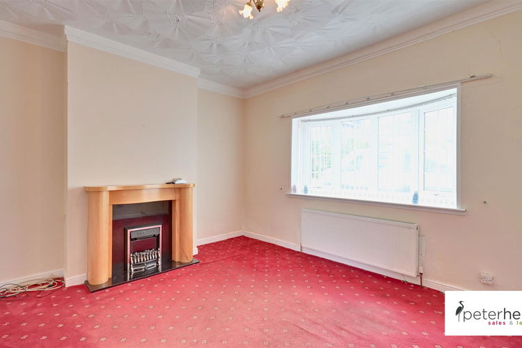 Lounge - Picture 2 of 16