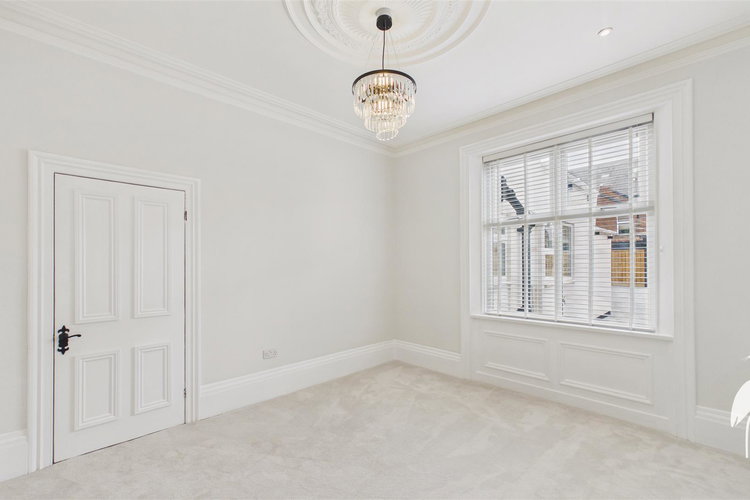 Dining Room - Picture 5 of 30