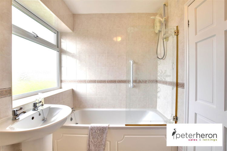 Bathroom - Picture 17 of 20