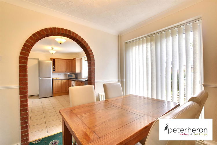 Dining Room - Picture 5 of 20