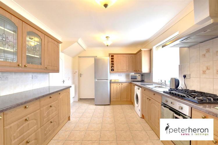 Kitchen - Picture 6 of 20