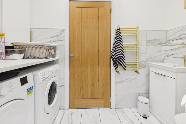 Utility/Cloakroom - Picture 13 of 40