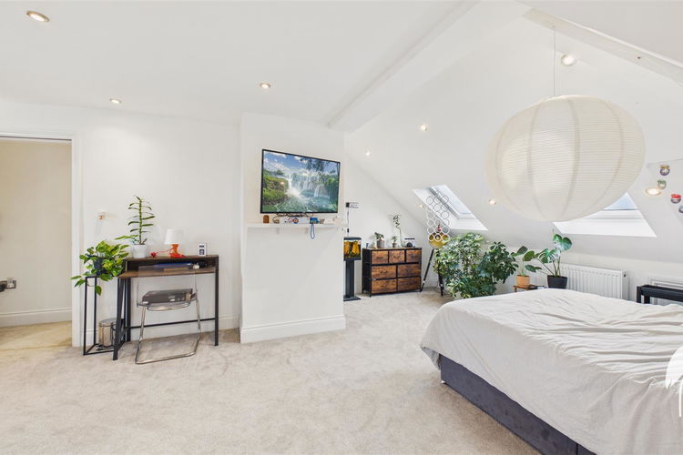 Bedroom 1 - Picture 27 of 40