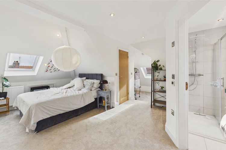 Bedroom 1 - Picture 29 of 40