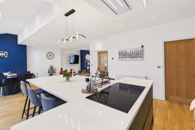 Kitchen - Picture 6 of 40