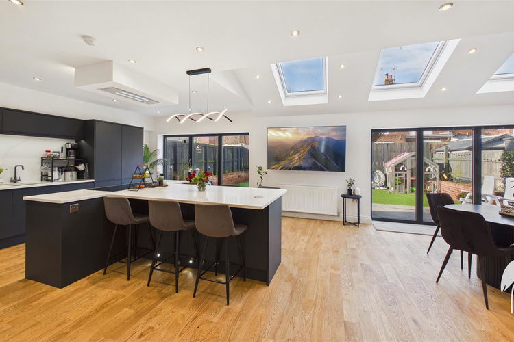 Kitchen/Dining and Family Area - Picture 7 of 40