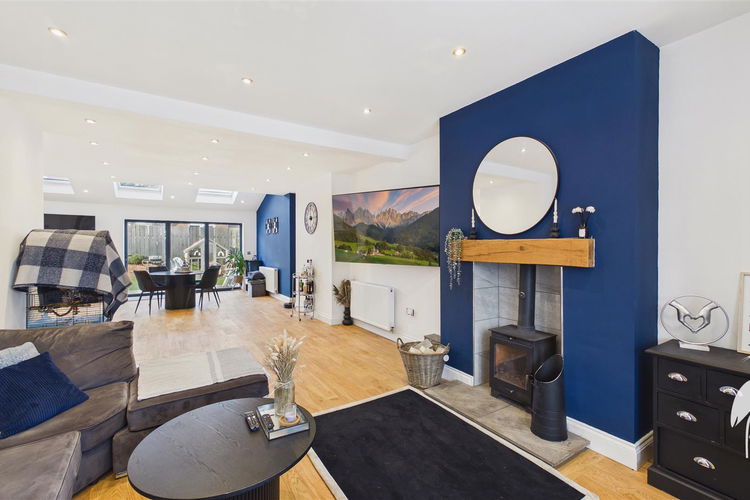 Lounge - Picture 11 of 40