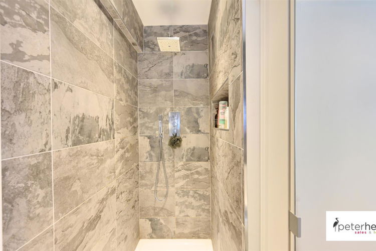 Shower Room - Picture 14 of 25