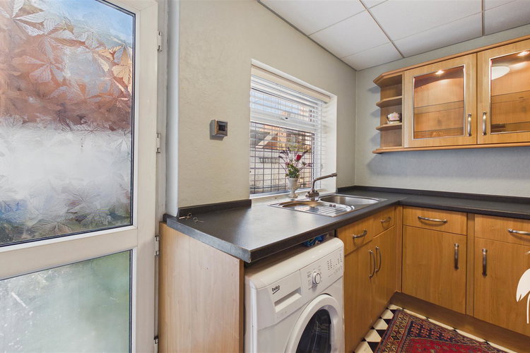 Kitchen - Picture 12 of 27