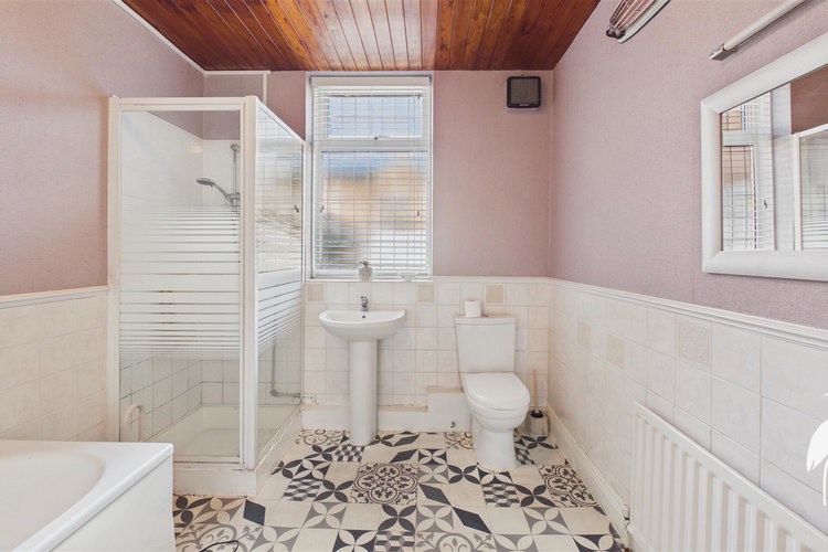 Kitchen - Picture 14 of 27