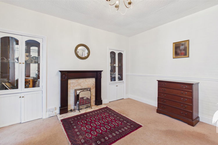 Dining Room - Picture 8 of 27