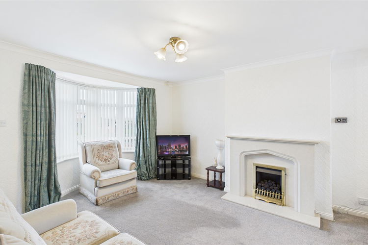 Lounge - Picture 2 of 23