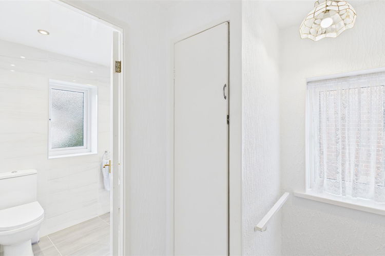 First Floor Landing - Picture 16 of 23