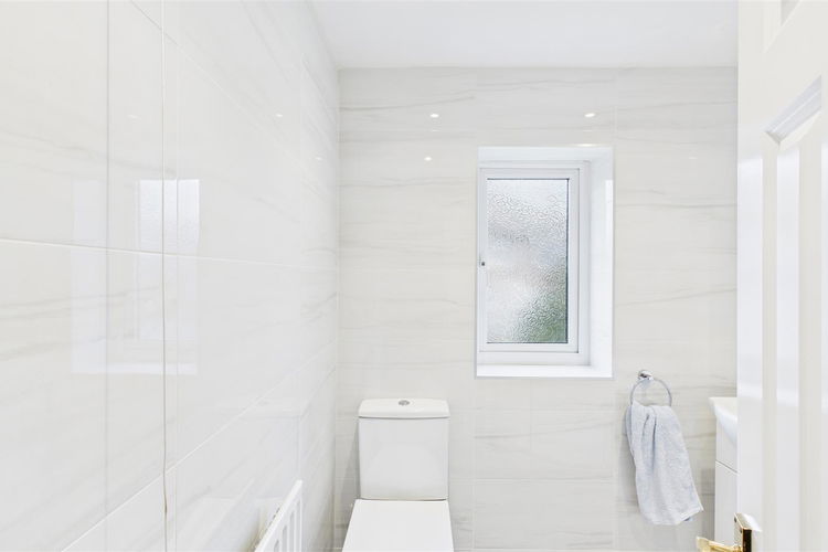 Shower Room - Picture 17 of 23