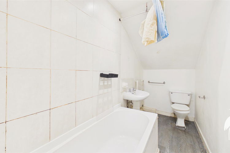 Bathroom - Picture 11 of 13