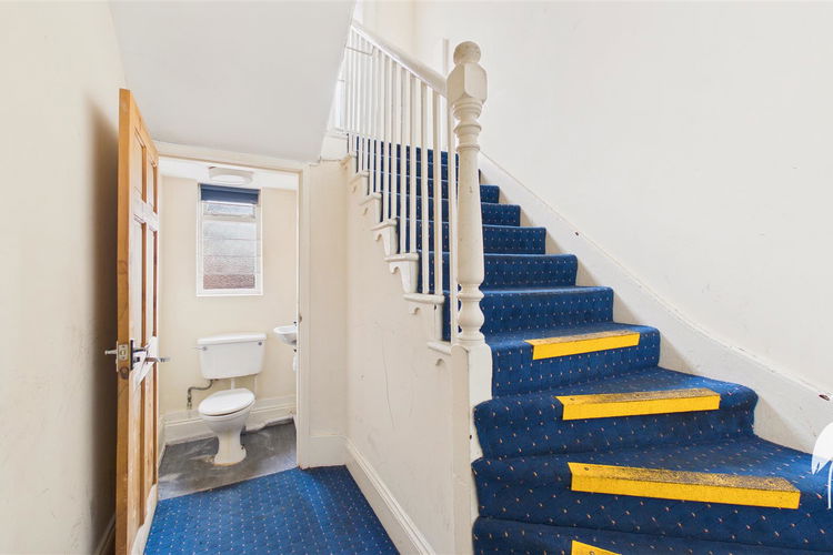 WC - Picture 6 of 13