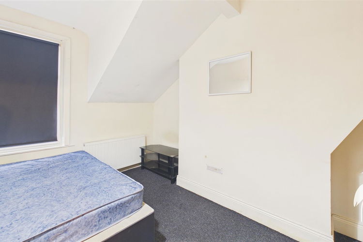 Bedroom 2 - Picture 9 of 13