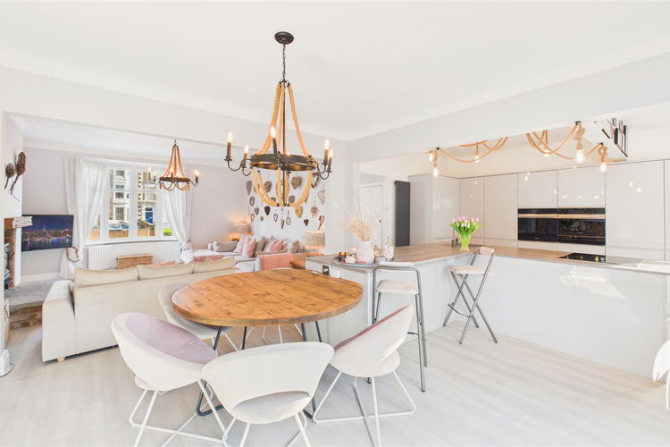 Open Plan Kitchen/Dining Area & Snug - Picture 11 of 36