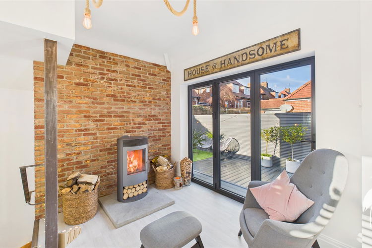 Snug Area - Picture 15 of 36