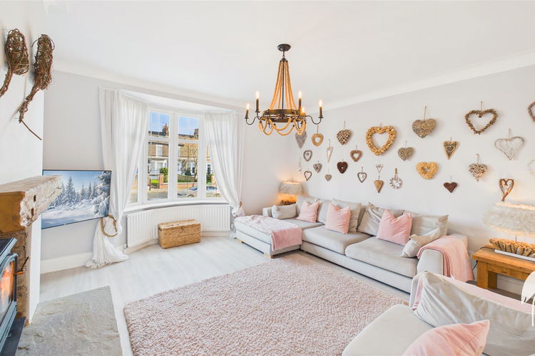 Lounge - Picture 3 of 36