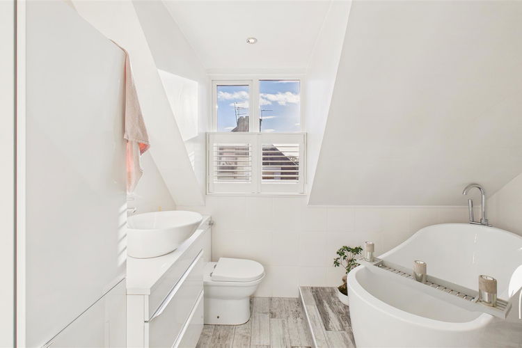 Bathroom - Picture 28 of 36