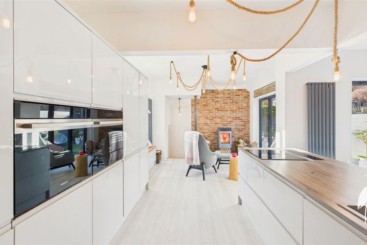 Open Plan Kitchen/Dining Area & Snug - Picture 8 of 36