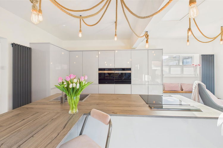 Open Plan Kitchen/Dining Area & Snug - Picture 9 of 36