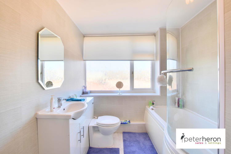 Bathroom - Picture 15 of 18