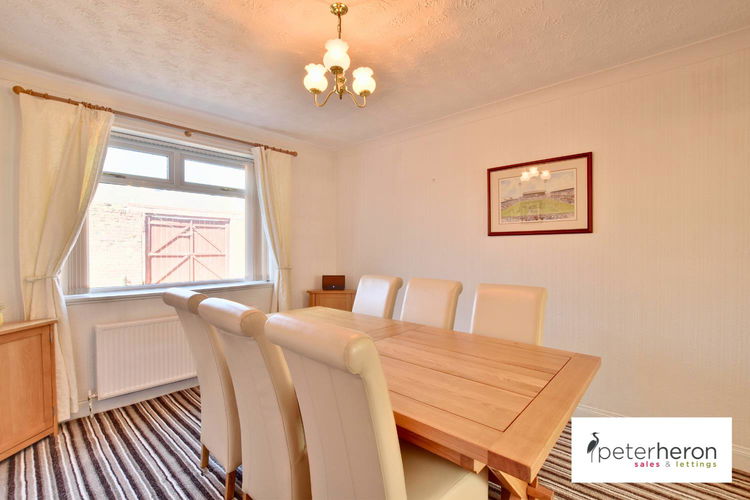 Dining Room - Picture 5 of 18