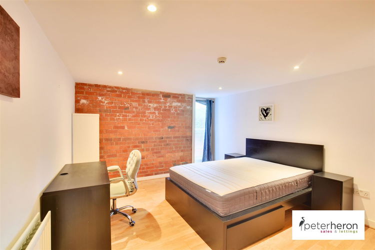 Bedroom 1 - Picture 6 of 16