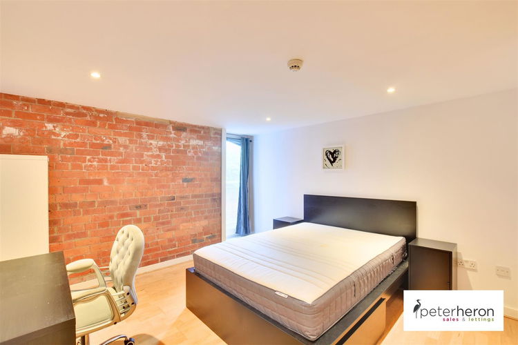 Bedroom 1 - Picture 7 of 16