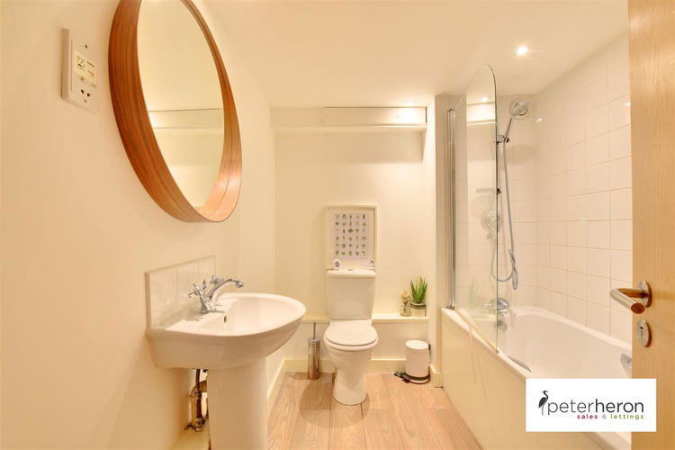 Bathroom - Picture 13 of 16