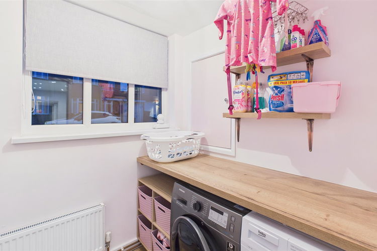 Laundry - Picture 12 of 26