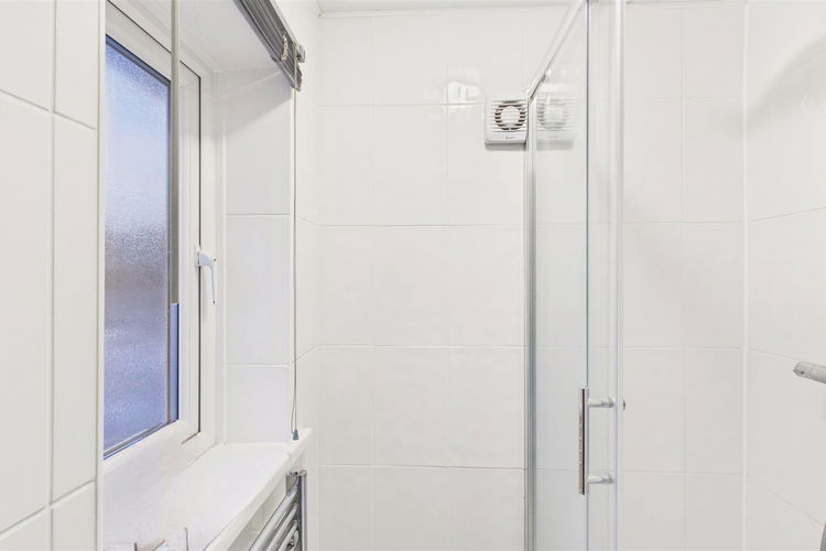 En-Suite Shower Room - Picture 15 of 26