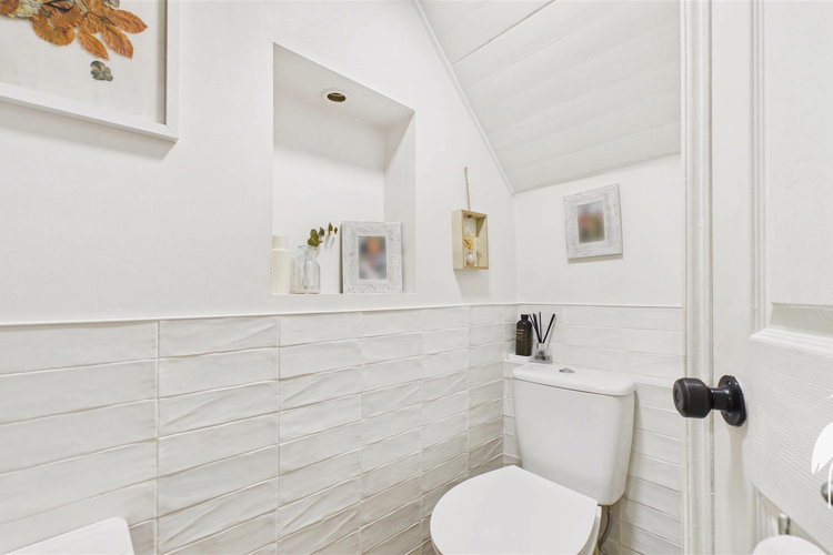 Cloakroom/WC - Picture 13 of 37