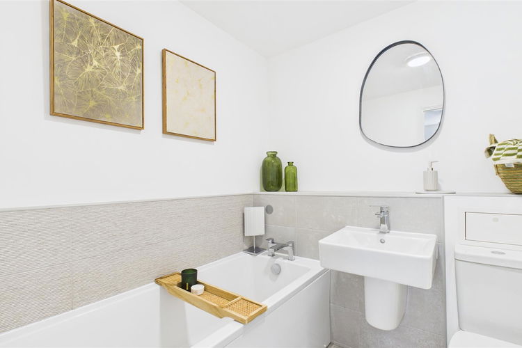 Bathroom - Picture 14 of 23