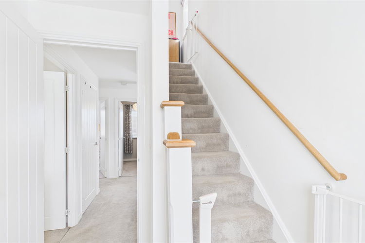 Entrance Lobby - Picture 9 of 23